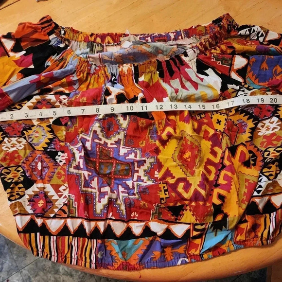 Christian Siriano colorful cropped quarter sleeve blouse size Medium - Picture 8 of 9